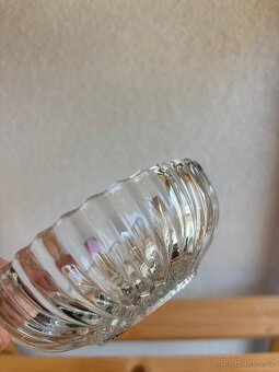 Skleněný popelník - 2