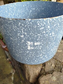 Smaltovaný hrnec - 2