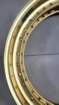 Zadní ráfek na Suzuki V-Strom 1050XT - 2