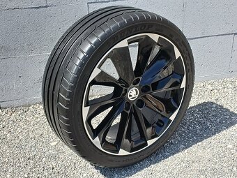 Pěkná orig alu kola Supernova, Š Superb Dunlop 235/40/19 - 2
