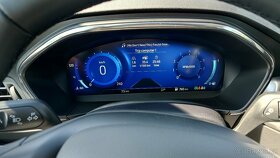 Ford Focus Titanium + Sedan záruka 2028 - 2
