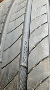 215/65R17 - 2