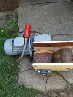 Elektromotor s převodovkou - 2