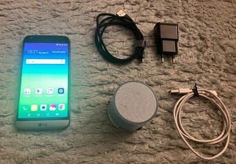 LG G5 s nabíječkou a bezdrátovým reproduktorem - 2
