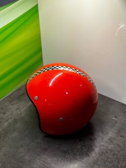 Stará retro motocyklová přilba JAS - 2