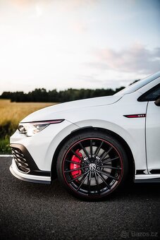 VW Golf 8 GTi 2022 /ZÁRUKA/ DSG 221kw Clubsport , Akrapovič - 2