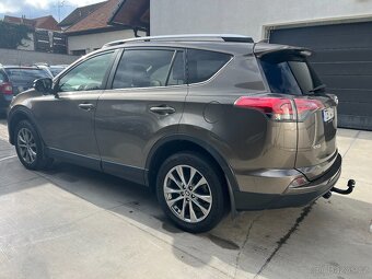 TOYOTA RAV4 2.0D D4D 105 KW,1.MAJ.MANUÁL,TAŽNÉ,NAVI,KAMERA - 2
