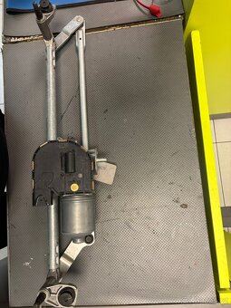 Táhla stěračů s motorkem GOLF V - 2