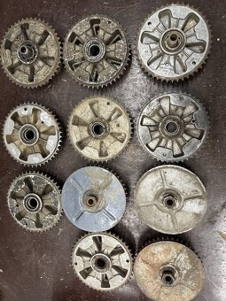 Predám používaná ROZETA JAWA 250 350 panelka 46,47zubov - 2