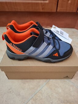 Dětské boty Adidas vel.35 - 2