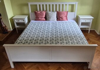 Manželská postel s rošty a matracemi - 2