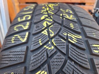 Prodám zimní pneu 225/50/17 Goodyear - 2