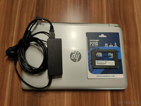 Notebook HP 15,6 AMD 4-jádro, nový SSD 256Gb+brašna - 2