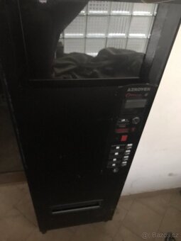 Automat na plechovky ,zabudovaný HD displej + disk - 2