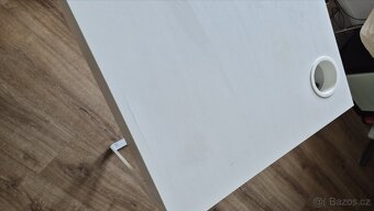 Psací stůl Ikea Micke - 2