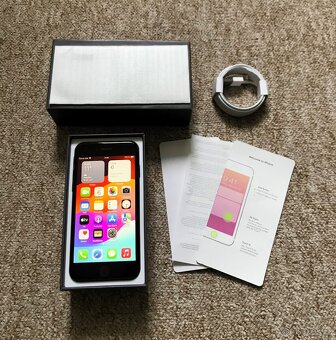 Apple Iphone SE 2022 64GB 5G (3. generace) ✅ KRÁSNÝ STAV - 2