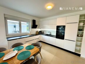 Zariadený 4-izbový apartmán s parkovaním, Vila Ugljan - 2