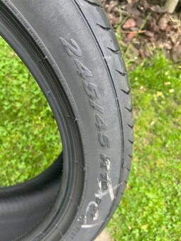 Pirelli 245/45/19 - 2