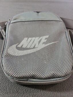 Originální Nike taška přes rameno – stylová a praktická - 2