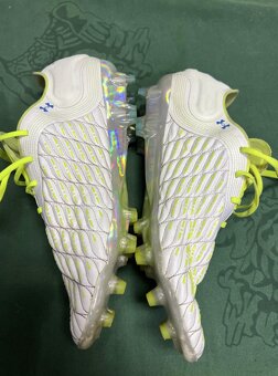 Fotbalové kopačky Under Armour Magnetico Clone 42,5 - 2