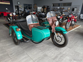 URAL 650 s postranním vozíkem - 2
