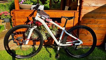 Dívčí horské kolo Decathlon 27,5" rám M postava 160-174cm - 2