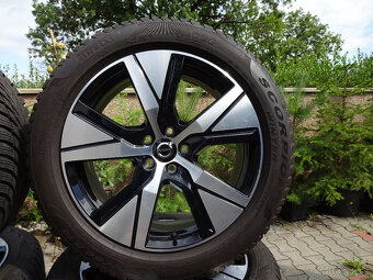 Volvo XC40 (elektro) - zánovní zimní alu komplety 19" 5x108 - 2