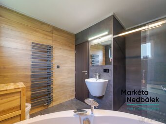 Prodej rodinného domu, 250 m2, Zlín - Kostelec, ev.č. 22633 - 2