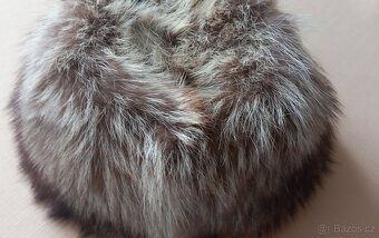 Soupravu čepice + límec mýval - 2