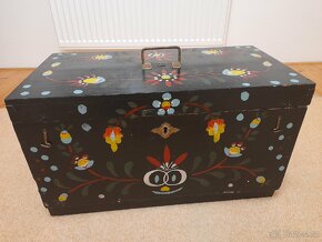 Dřevěná truhla - 2