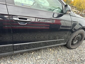 VW Passat B6 přední dveře barva LC9X - 2
