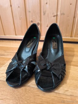 Černé dámské lodičky vel. 38 - 2