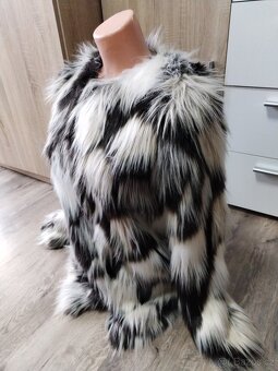 Kožíšková bunda kabátek S 36 značka F&F - 2