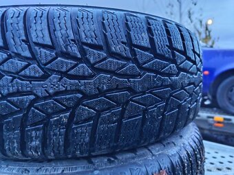 175/65 R14 zimní sada Nokian 6,5-7 mm + disk Peugeot 206 - 2