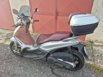 Piaggio Beverly 350 - 2