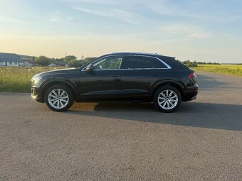 Audi Q8 3,0 TDi 210 KW Quattro rv 2021 V - 2
