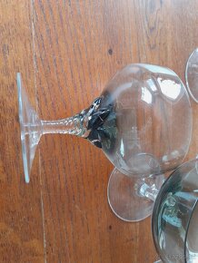 Kouřové retro skleničky s kroucenou stopkou - 2