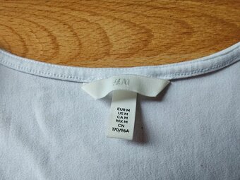 H&M bílé elastické tričko - 2