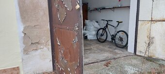 Garaz u haly Teza v Hodonině - 2