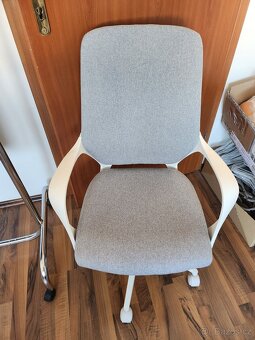 Nový stůl + kancelářská židle - 2