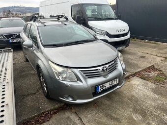 Toyota avensis 2009 - 2