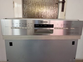 Myčka nádobí Siemens vestavná - 2