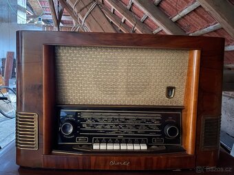 Gramofón Halabala + radio - 2