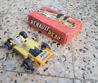 Formule renault r20 na autodráhu ites - 2