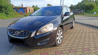 Volvo V60 D3, volví 5válec, r. v. 2012, serviska - 2