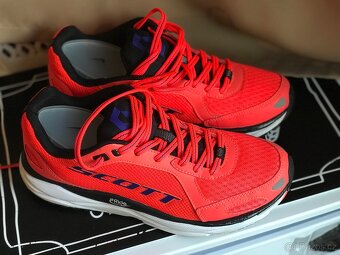 Běžecké boty Scott ASICS new balance Nike tiempo - 2