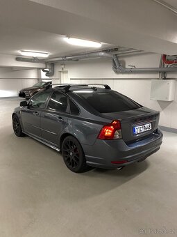 Volvo s40 D5 R design tažné plná výbava - 2
