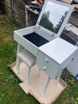 kosmetický stolek, toaletní stolek - 2