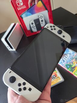 Nintendo Switch OLED +hry a příslušenství - 2