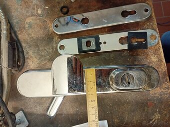 Bezpečnostní kování klika koule Rostex R1/0 - 2